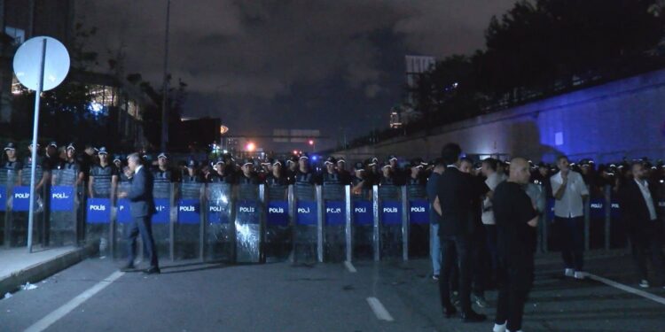 Hep birlikte direnip beraber kazanacağız!