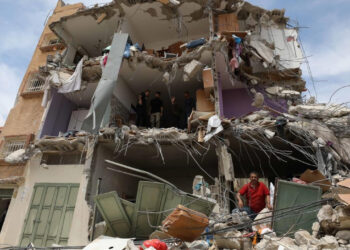 İsrail'den Korkunç Saldırı! Batı Şeria'da Filistinlilere Ait 3 Evi Yıktı