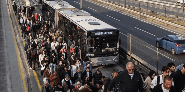 İstanbul'da Toplu Ulaşıma Büyük Zam!