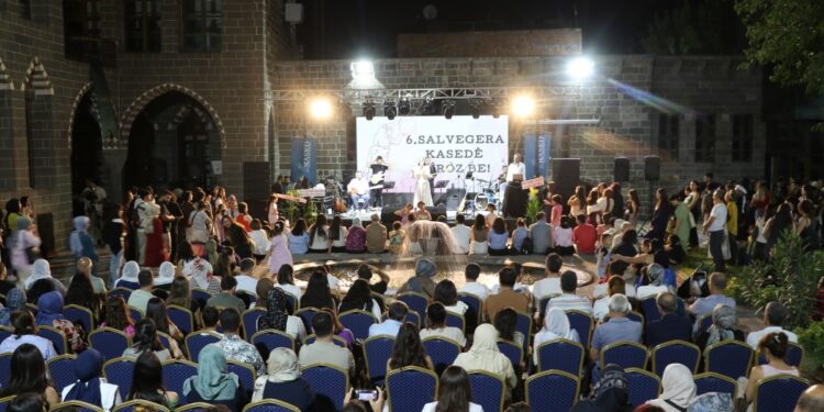 KASED 6’ncı yılını konserle kutladı