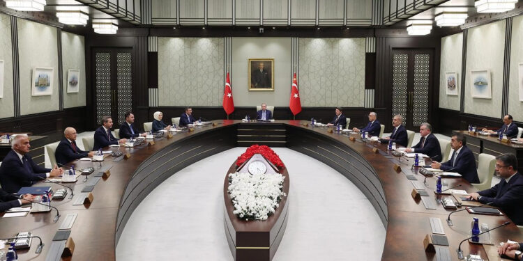 Kabinenin Gündemi Yoğun! Masada Hangi Konular Var?