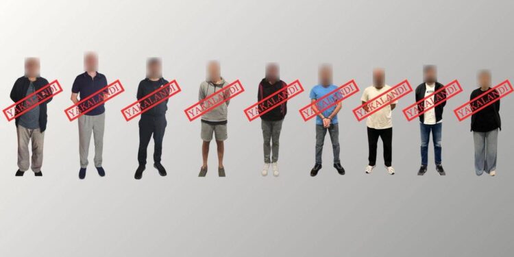 Kırmızı bültenle aranan 9 isim Türkiye'ye getirildi