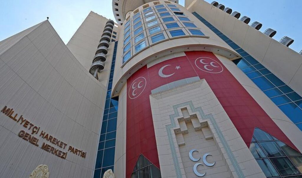 MHP’den sürpriz hamle: İki isim partiden ihraç edildi