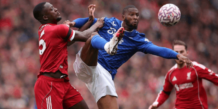 Merseyside'da Gülen Liverpool