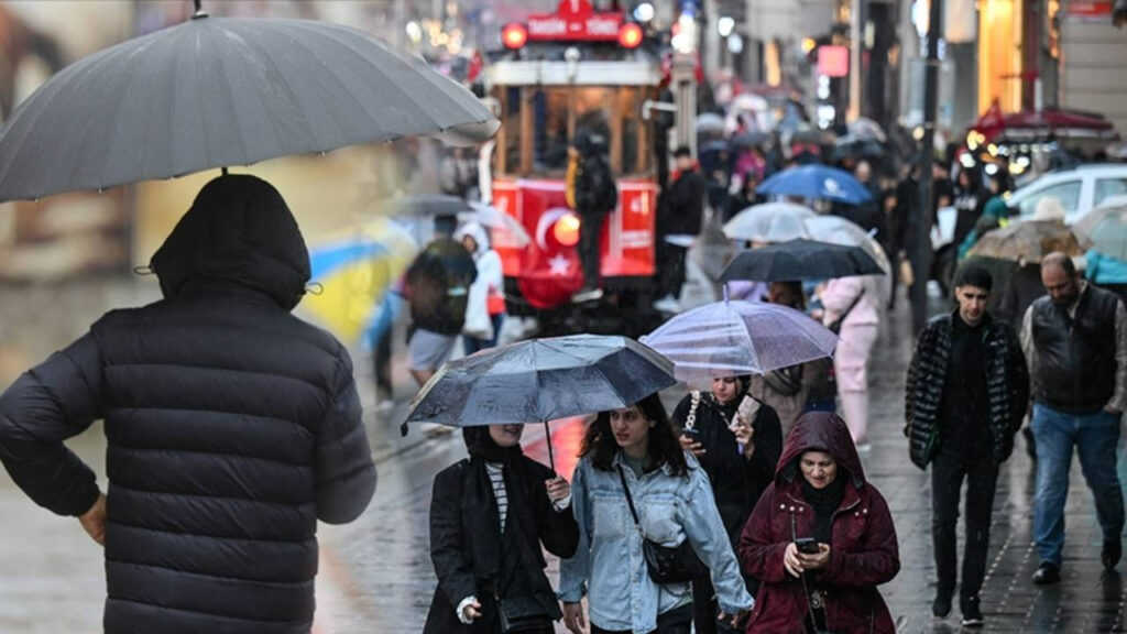 Meteoroloji'den İstanbul Dahil Çok Sayıda İl İçin Uyarı: Sağanak ve Fırtına Geliyor