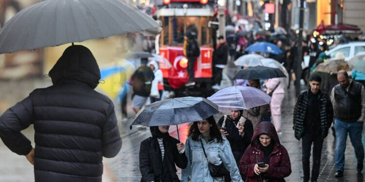 Meteoroloji'den İstanbul Dahil Çok Sayıda İl İçin Uyarı: Sağanak ve Fırtına Geliyor