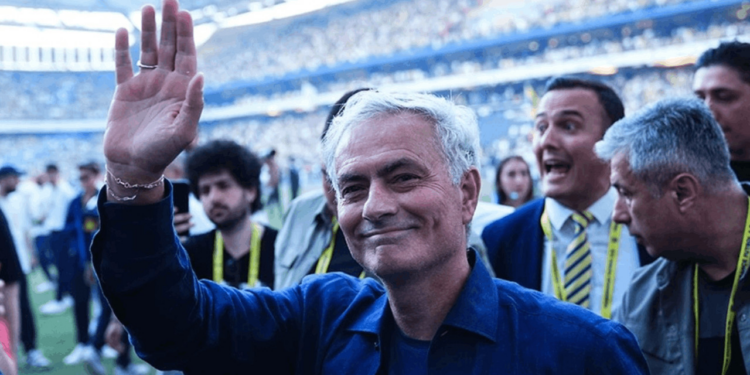 Mourinho'dan Fenerbahçe İçin Flaş Hamle