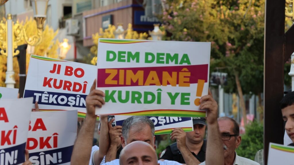 Okullar yarın açılıyor: Milyonlarca öğrenci anadilde eğitim hakkından mahrum