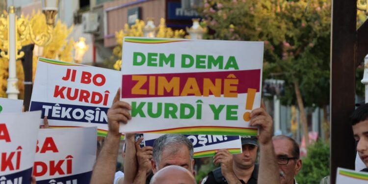 Okullar yarın açılıyor: Milyonlarca öğrenci anadilde eğitim hakkından mahrum