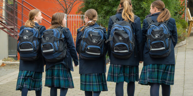 Ortalığı Ayağa Kaldıran Instagram Reklamı! Kız Çocuklarının Fotoğraflarını...