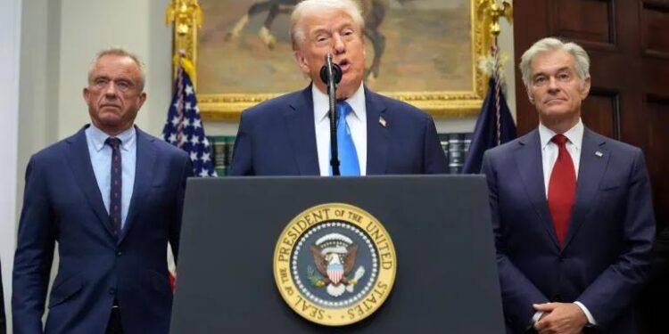 “Otizme çağrı bulduk” diyen Trump bunu açıkladı: “Hamilelikte Tylenol kullanımı otizm riskini artırıyor”