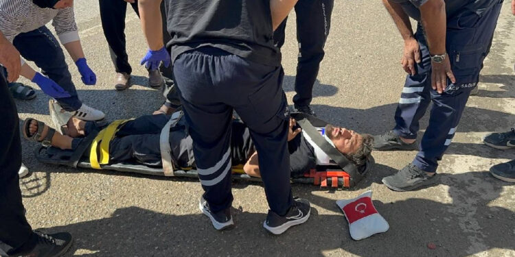 Otomobille Çarpışan Motosikletin Sürücüsü Yaralandı