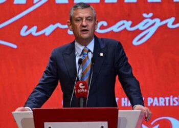 Özel: Türkiye'de çok partili siyaset tehlike altında