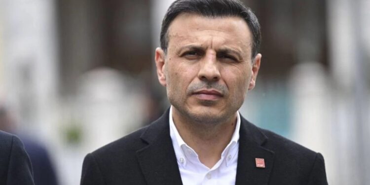 Özgür Çelik yeniden il başkanlığına seçildi