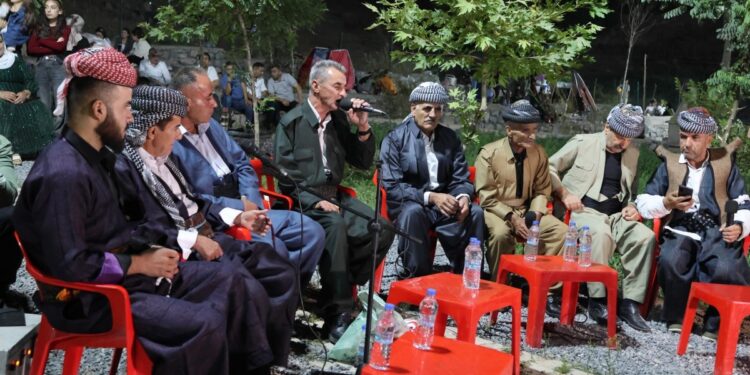 Qileban'da dengbêj dinletisi