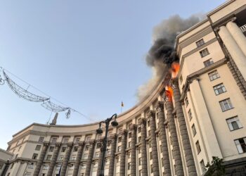Rusya ilk kez Kiev’de hükümet binasını vurdu