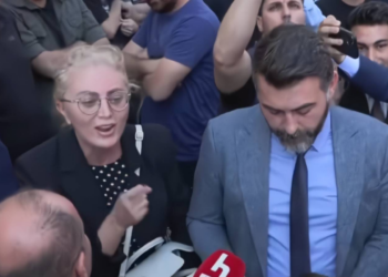 Salondaki kadın avukat bakın kim çıktı?