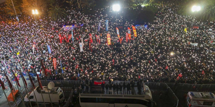 Saraçhane Mitinginde Tutuklanan 13 Öğrenci İçin Tahliye Talebi