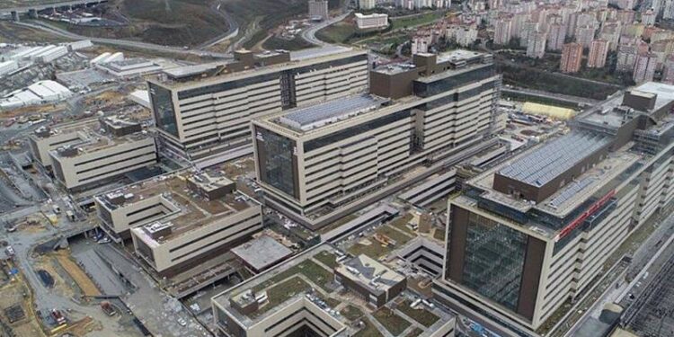 Şehir hastanelerinde tıbbi ekipmanlar eksik ve uygunsuz, randevu sistemindeki sorunlar giderilmedi