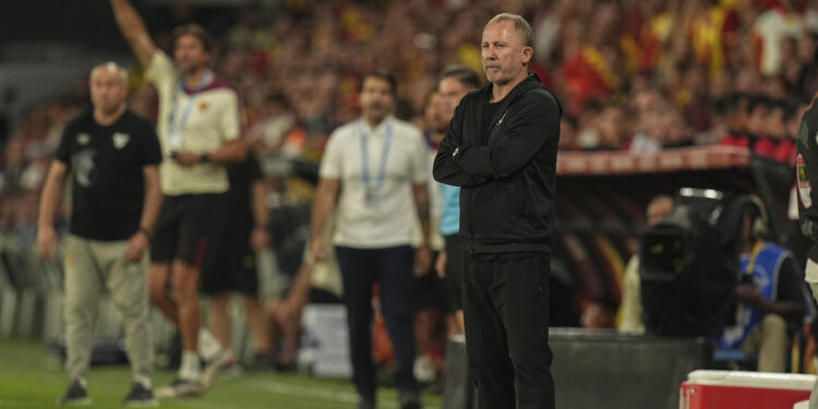 Sergen Yalçın'dan Yenilgi Sonrası Flaş Açıklama: 'Futbol Böyle Oynanmıyor!'