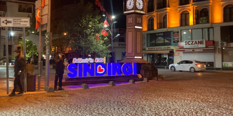 Sındırgı'da Korkutan Deprem!
