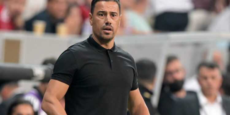 Son Dakika: Başakşehir'de Çağdaş Atan Dönemi Sona Erdi!