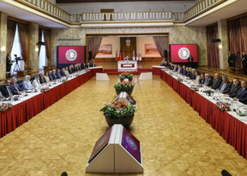 'Süreç' Komisyonu Bugün Toplanıyor: İş Dünyası ve Sendikalar Dinlenecek, MHP'nin 'İmralı' Önerisi Gündemde