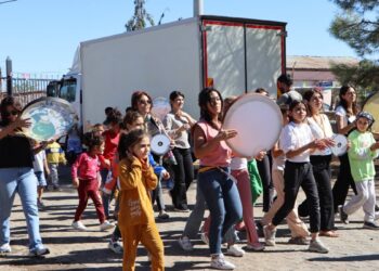 Surfest II festivaline kadın ve çocuklardan yoğun ilgi