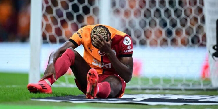 Taraftarlar Gelen Haberle Altüst Oldu! Galatasaray'a Victor Osimhen Şoku: Okan Buruk’un Tüm Planları Değişti
