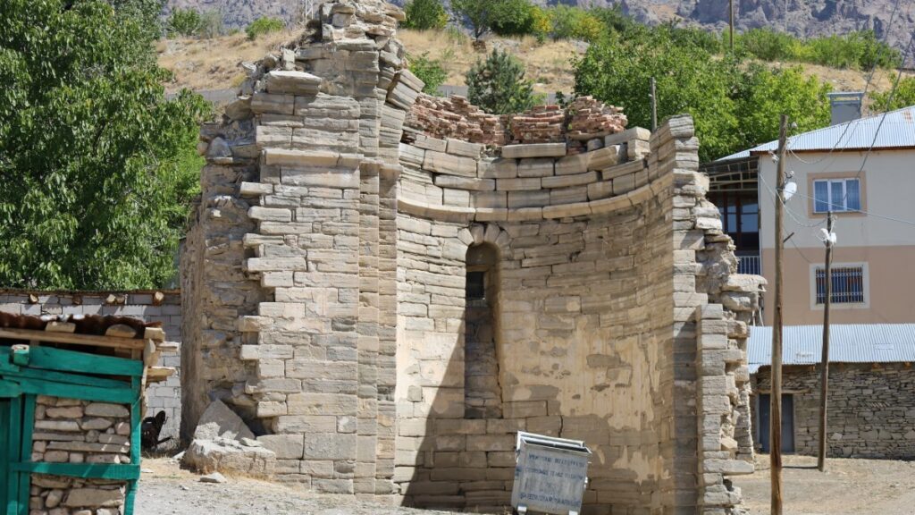 Tarihi Varagavank Manastırı ve Yoncatepe Kalesi için çağrı