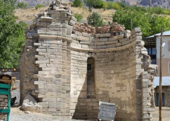 Tarihi Varagavank Manastırı ve Yoncatepe Kalesi için çağrı