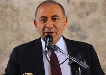 Tekin 'göreve başlamasının sağlanması için' mahkemeye başvurdu