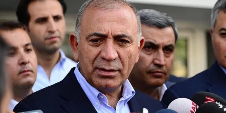 Tekin, kayyım olarak göreve devam edecek