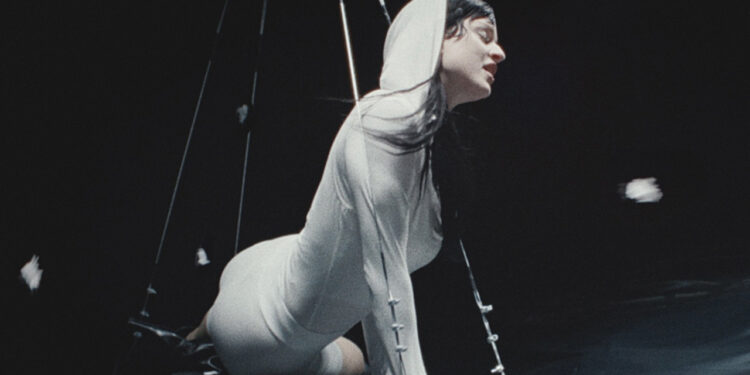 Tsar B’den Epik Bir Feryat: 'Amor' Kalp Kırıklığını Evrensel Bir Çığlığa Dönüştürüyor