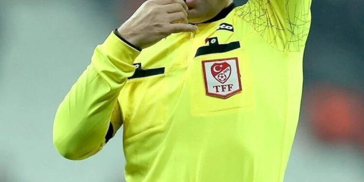 Türk Futbolunda Kara Leke! Maç Öncesi Hakeme Bıçaklı Saldırı