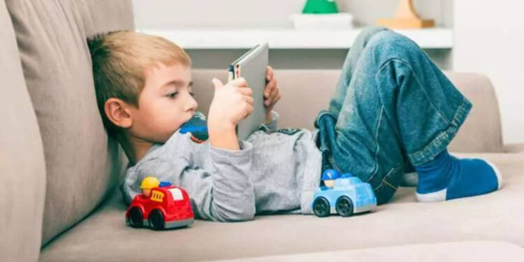 'Ucuz Bakıcı' Klip Sendromunu Tetikliyor! Literatüre Yeni Girdi, Bu Belirtiler Varsa Dikkat