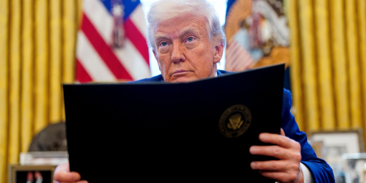 Virginia Başsavcısı İstifa Etti, Trump 'Ben Kovdum' Dedi