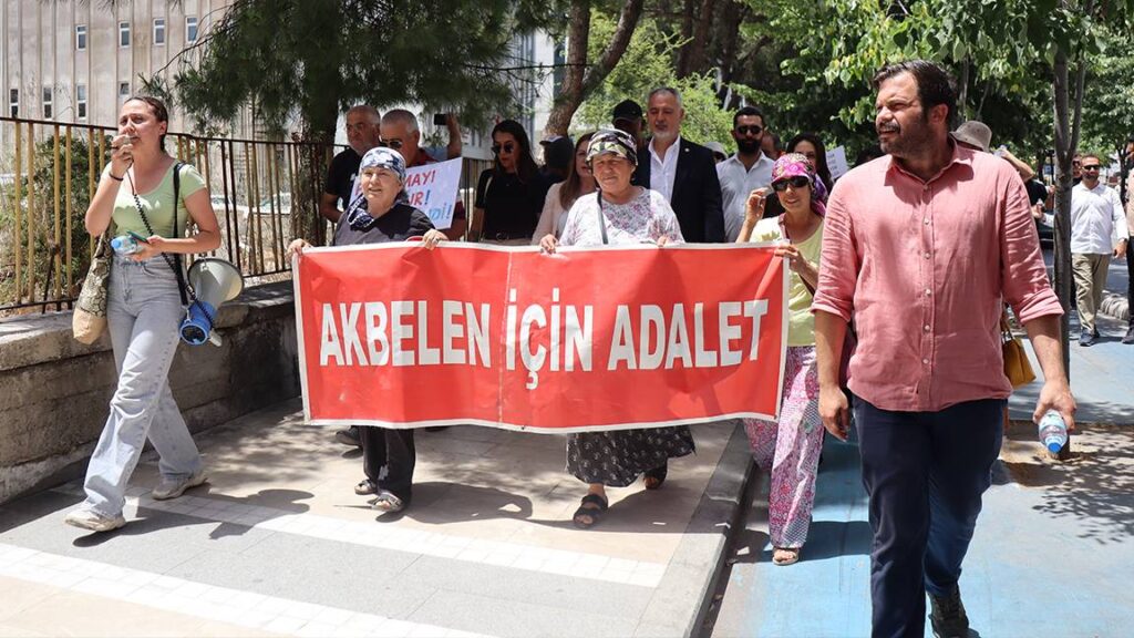 Zeytin ağaçlarının sökülmesi kabul edilemez; YK Enerji, doğayı talan ediyor!