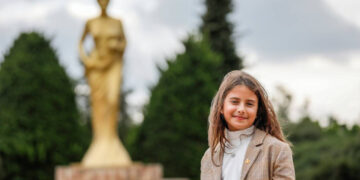 10 Yaşındaki Defne Zeynep Enci, İlk Sinema Filmiyle Altın Portakal’da Parladı