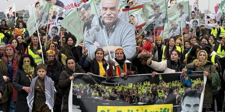 Almanya’da Köln yürüyüşü için seferberlik