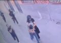 Polis Adana’da bir genci darp ederek gözaltına aldı