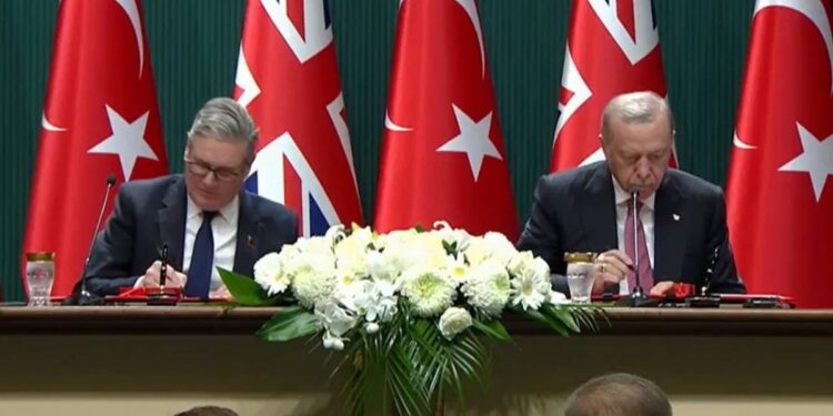 Türkiye 44 Eurofighter savaş uçağı alacak