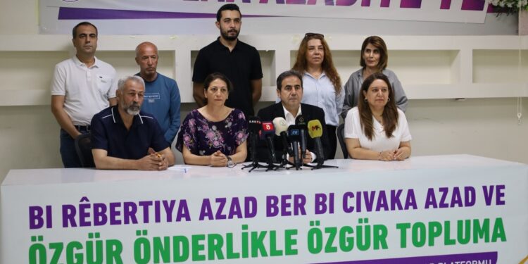 Komploya karşı Amed’de yapılacak yürüyüşe çağrı