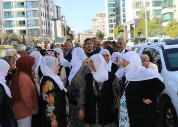 Demhat Baytar’ın taziyesine kitlesel ziyaret