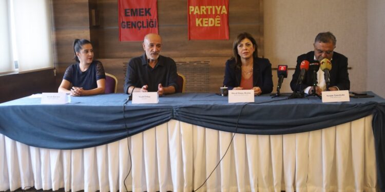 Barış ve çözüm paneli: Ortak mücadele örmeliyiz