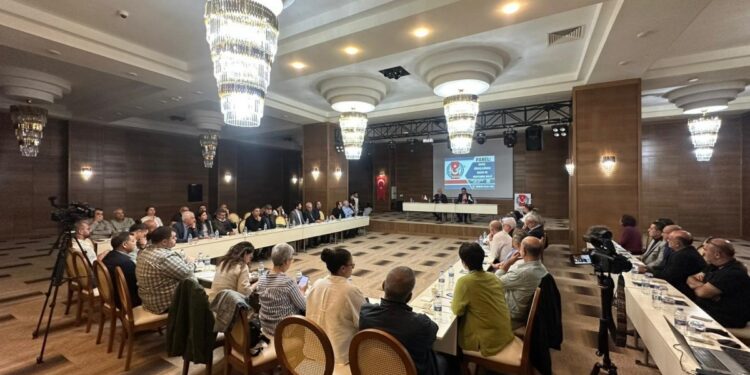 Gazetecilerden talep: Komisyon gazetecileri dinlemelidir