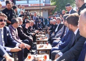 Amed’de Kurtulmuş’a ‘süreç’ tepkisi: Somut adım atın