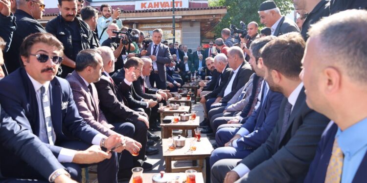 Amed’de Kurtulmuş’a ‘süreç’ tepkisi: Somut adım atın