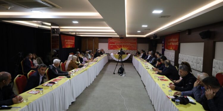 Eşit ve özgür bir yaşam için Alevilik tartışılacak