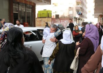 30 yılın ardından tahliye edilen Demir’e kitlesel karşılama